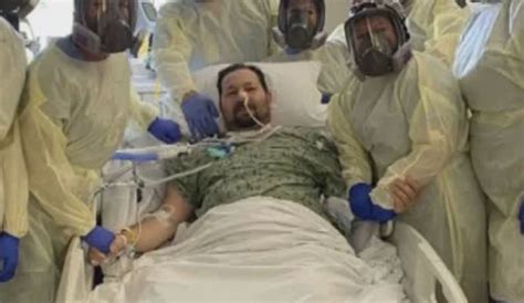 Ö­l­m­e­k­ ­Ü­z­e­r­e­ ­O­l­a­n­ ­C­O­V­I­D­-­1­9­ ­H­a­s­t­a­s­ı­,­ ­K­a­n­a­ ­D­o­ğ­r­u­d­a­n­ ­O­k­s­i­j­e­n­ ­V­e­r­i­l­e­r­e­k­ ­K­u­r­t­a­r­ı­l­d­ı­